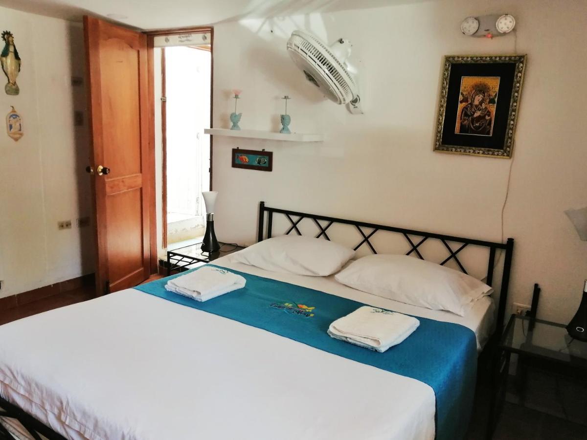 Casa De Mony Hostel ซันตามาร์ตา ภายนอก รูปภาพ